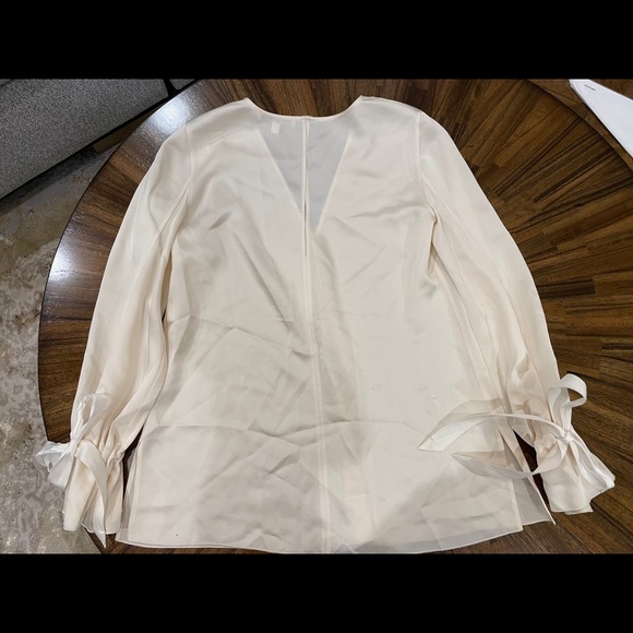 Elizabeth & James cream color blouse - Picture 4 of 6